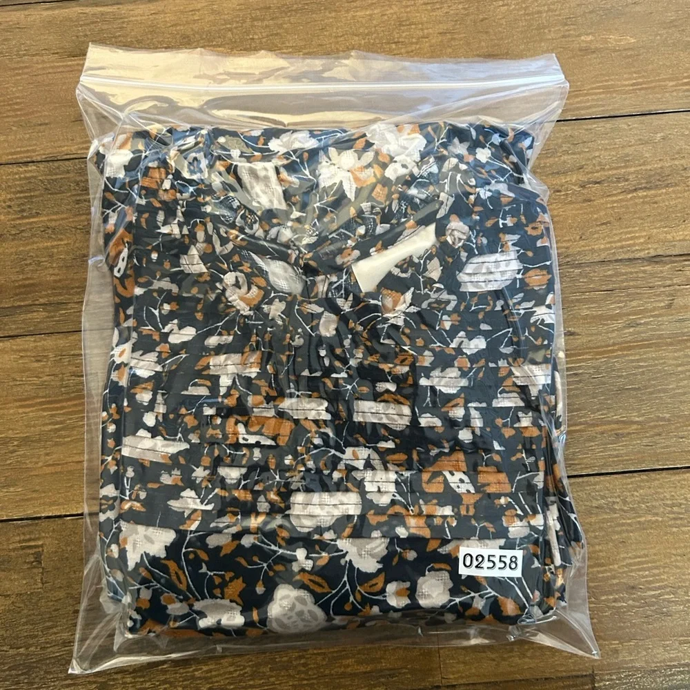 Universal Thread preloved excellent